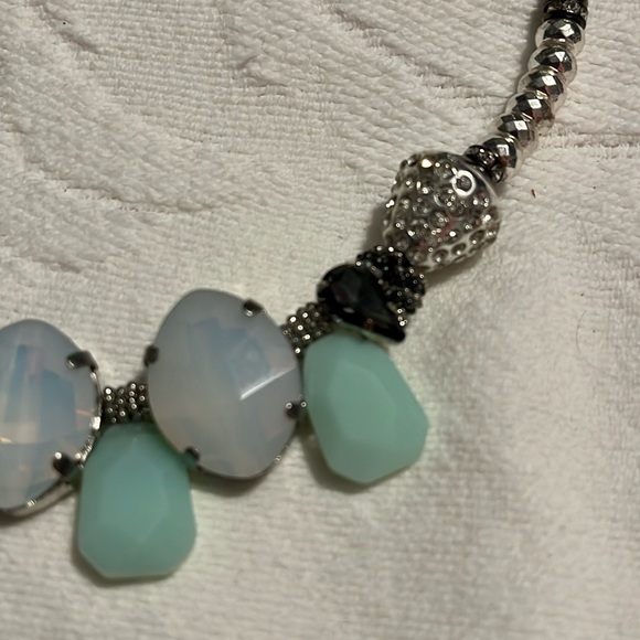 Statement necklace with light turquoise colored stones - Picture 3 of 5